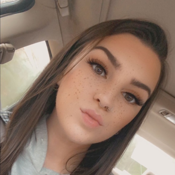 Meet your Posher, Caitlyn - Picture 1 of 1